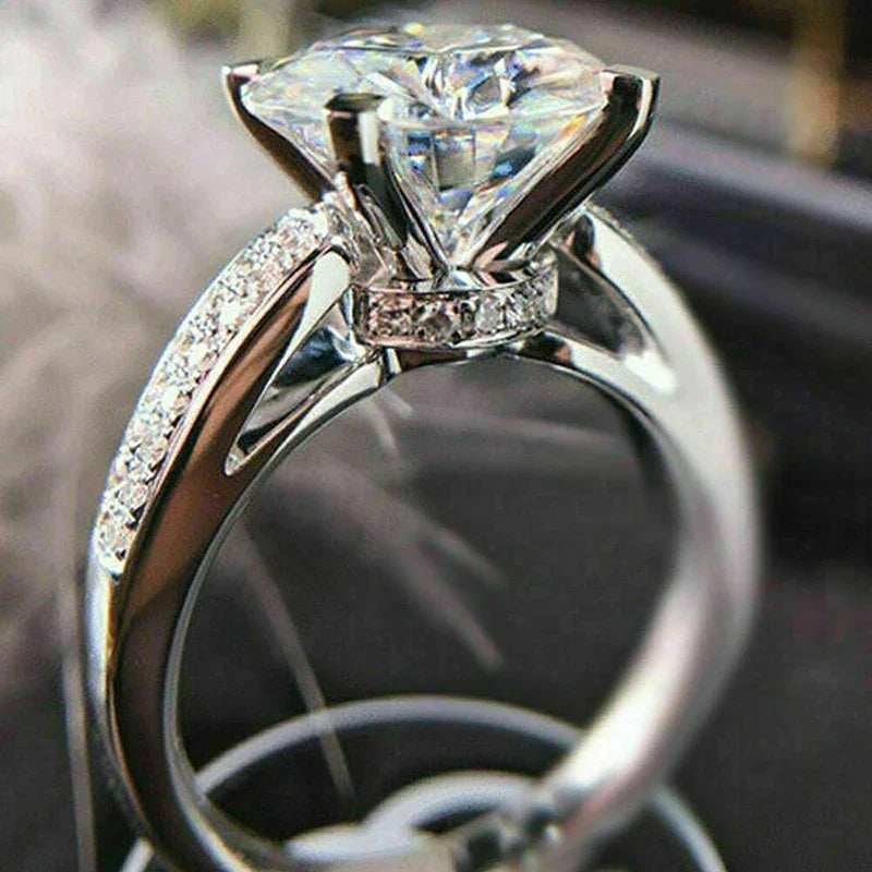 Classic   Engagement Ring for Women